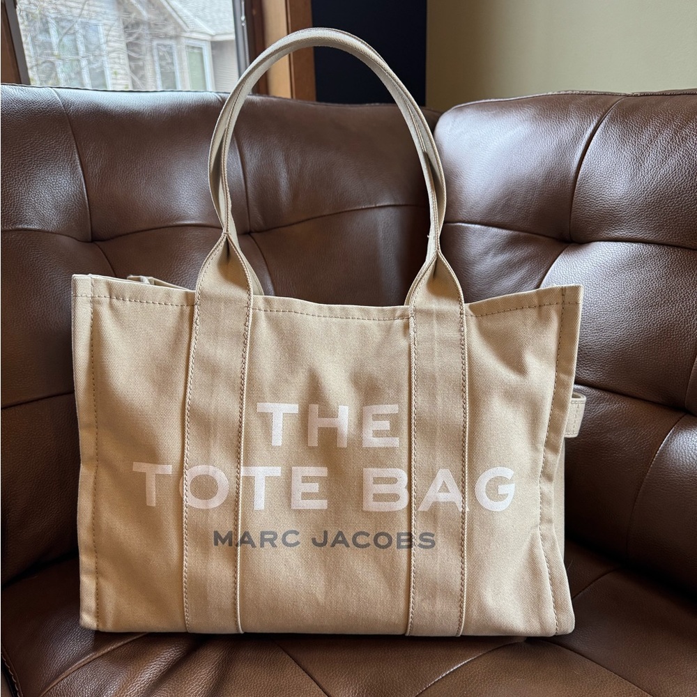MARC JACOBS large tote beige